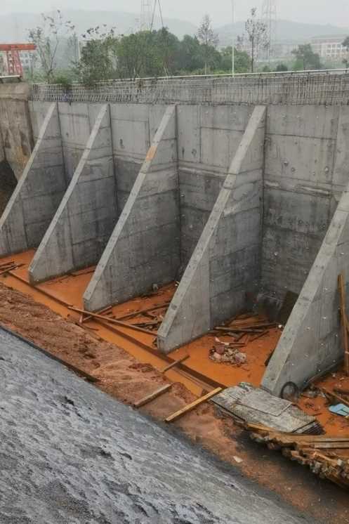 吕梁岚县锚杆式挡土墙